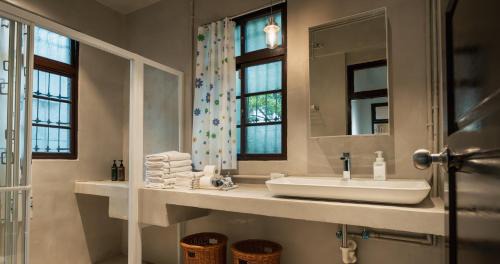 Sanchong House | 文坊 Wen Guest House