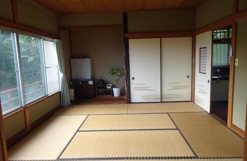 Kawana Apartment | 旅ポストのの花