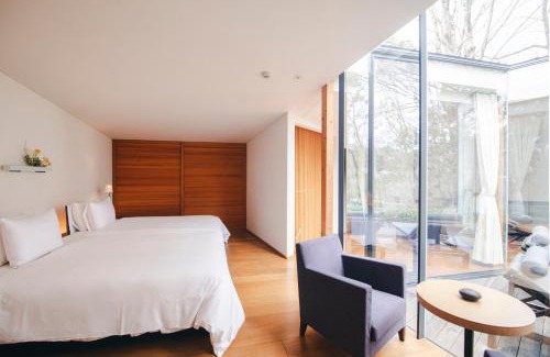 Tobe-cho Hotel | 時地人 - JIJIJIN Matsuyama