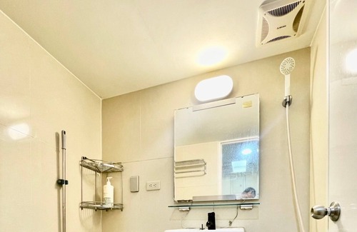 Xinyi Apartment | 暮光公寓 x 健身教練|台北 101 |Pool|夜市 |cafe|MRT捷運站|Gym