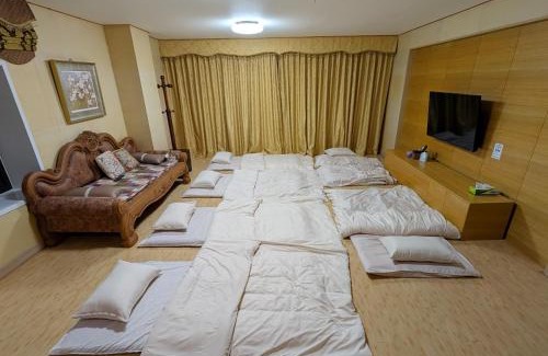 Shinkashio Onsen Apartment | 最大23名宿泊 源泉温泉 ホームシアター 客室8部屋 那須グリーン温泉