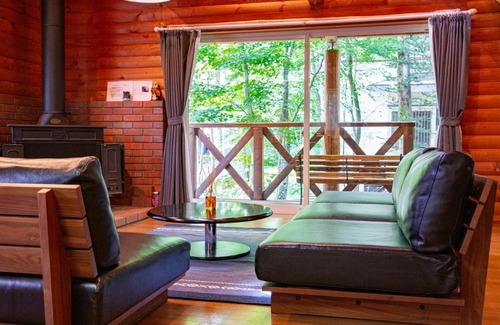 Tsumagoi House | 月の街60号北軽井沢