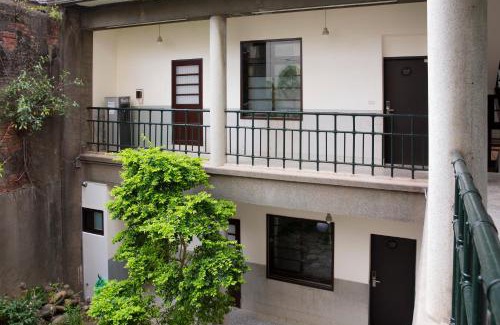 Zhunan House | 櫻花樹夏民宿