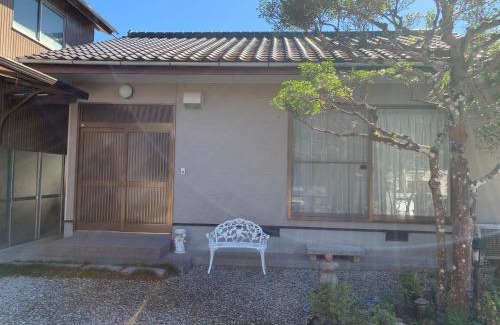 Hata-gun House | 民泊かも川