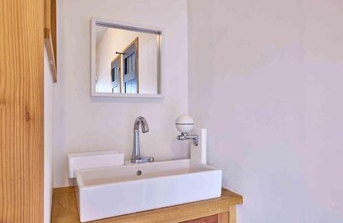 Fujikawaguchiko Villa | 河口湖でアウトドアを楽しむコテージCottage Harvest tree