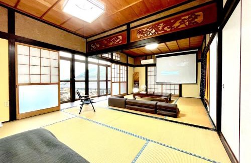 Etajimacho Akizuki Apartment | 海を眺めながらのんびり時間を過ごす家