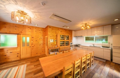 Ehime Prefecture House | 深山山荘 DENCHI