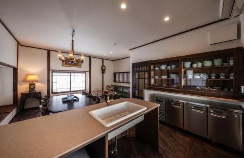 Dogo Hot Spring Apartment | 源泉かけ流しの一棟貸し温泉宿The Feet Dogo