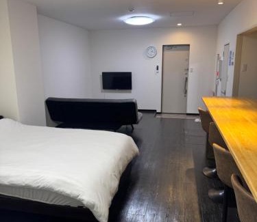 Fujitsuka Cho Apartment | 玉藻藤塚町101