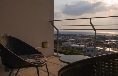 Kadena-cho Hotel | 真常寺読谷サロン