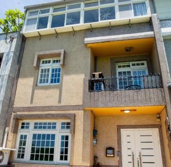 Jiaoxi House | 礁溪-泡在田裡-溫泉包棟民宿