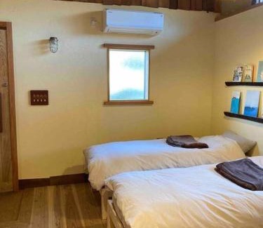 Wake Apartment | 自然素材でリノベした木の香り漂う貸切宿｜藤野民宿（Fujino Guest House）