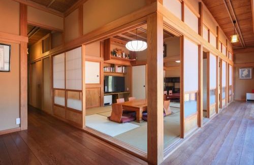 Katori Apartment | 薬医門の宿