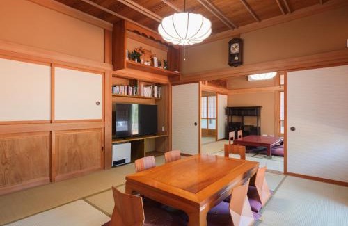 Katori Apartment | 薬医門の宿