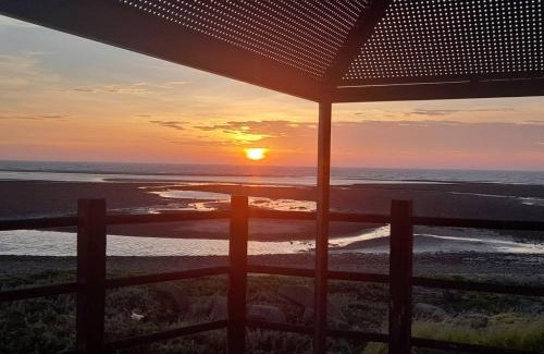 Da'an District House | 西濱休息站旁