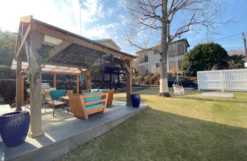 Yawatano Villa | 貸別荘Casa de Campo 2SLDK别墅 駐車場 芝生東屋付き BBQ 大室山と海遠望伊豆高原5分