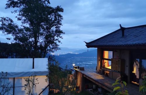 Yulong House | 还依比小屋