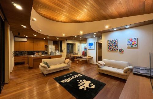 Makinohara Villa | 隠れ家アートヴィラ Villa Revolla