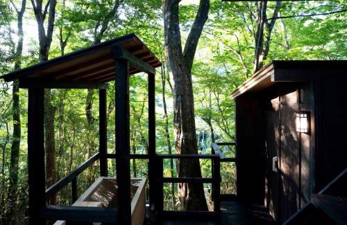 Hakone Villa | 高台の森に佇むモダニズム建築 露天風呂 サウナ 檜風呂 ENN hakone