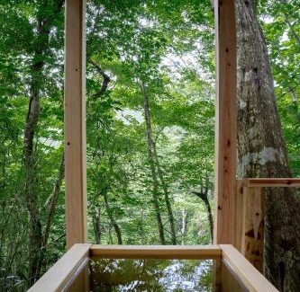 Hakone Villa | 高台の森に佇むモダニズム建築 露天風呂 サウナ 檜風呂 ENN hakone