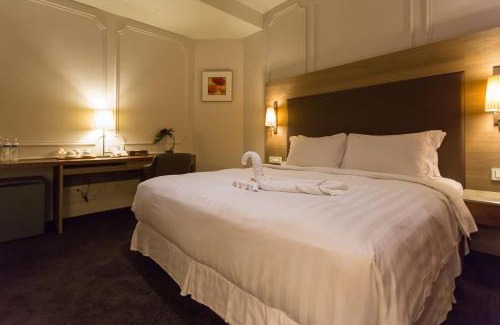 Cianjin District Hotel | 麗馨商旅七賢館