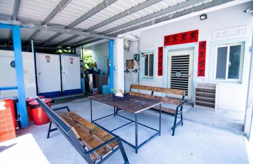 Xiaoliuqiu Hostel | 黑背包 Black Backpack 艙房式背包床