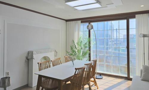 Jung-Gu Bed & Breakfast | 머물다 울산 울산공항 5분 태화강역10분 울산 병영성