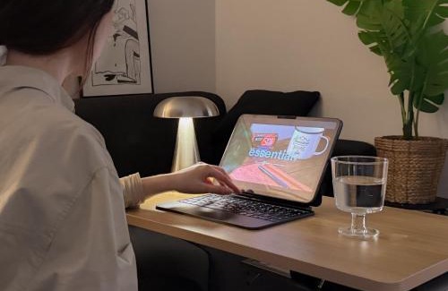 Hapjeong-dong Villa | 블랙앤우드 하우스, 합정역 도보 5분, 홍대 1정거장, 망원한강공원 Modern Cozy Seoul Loft, Hapjeong station 5 mins walk, Hongdae just 1 stop