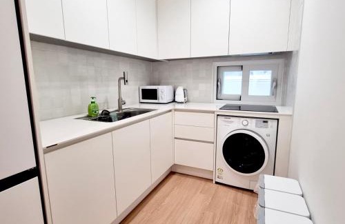 Hangangno-dong Villa | 삼각지역 트리플 역세권 단독주택 1층