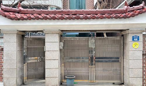 Doksan-dong Apartment | 서울 스테이 로앤희