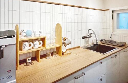 Seongdong-gu Apartment | 성수 안 스테이