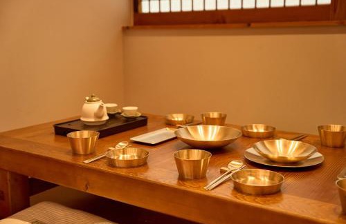 Samcheong-dong Apartment | 앙니드 공이안 관광지 가까운 평지 독채 한옥 스테이Korea hanok