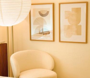 Yeonnam-dong Apartment | 연남동,경의선숲길,홍대입구2번출구,올리브영,연세대,세브란스병원,2룸3베드,Ak홍대쇼핑,짐보관