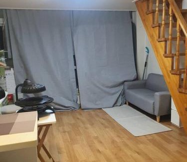 Oryu-dong Apartment | 완전 2층 룸 2m 3인 가능여의도20분강남30분가산디지탈10분고척돔5분 거실 주방 침실