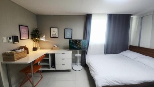 Seogang-dong Apartment | 한강과 홍대 도보5분 감성숙소 엘베,주차완비