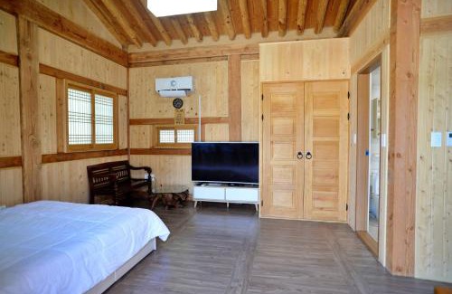 Hongseong House | 홍성군 편백나무 남당한옥