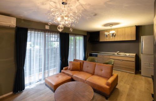 Chuo-ku House | 1日1組限定の3階建て貸切宿 AIRSTAR Second