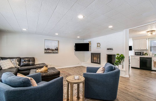 Wooded Estates House | 1/2 mile to Notre Dame/2 blocks from Linebacker - Complete Renovation!