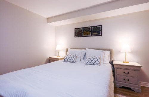 Mississauga Apartment | 1,200sq ft comfy home, perfect location, luxury bedding, feels like home!