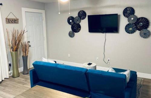 Historic Downtown Kissimmee Apartment | 1 BD Apt close to Disney/Universal/Shopping/Dining