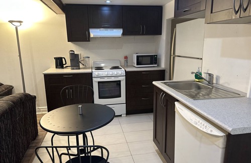 Bayview Woods - Steeles Apartment | 1 Bdr Apartment : TTC/SUBWAY Access