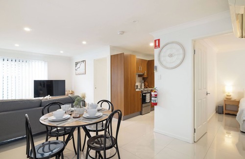 Rocklea Apartment | 1 Bdr Apt! Spotless! Garage Parking! 216D1