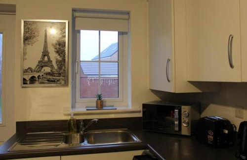 Peterborough House | 1-Bed House - Sleeps 2 - Parking Wifi
