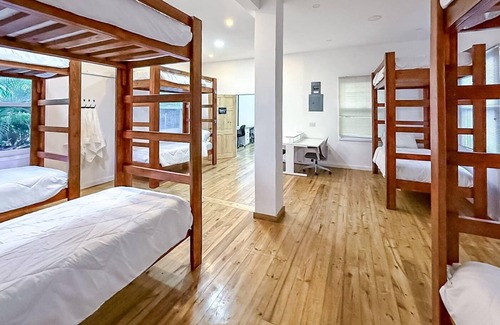 Crawfish Rock Hotel | 1 Bed in a Shared Hostel Room (Female #2)