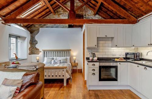 Launceston House | 1 Bed in St. Giles-on-the-Heath 96333