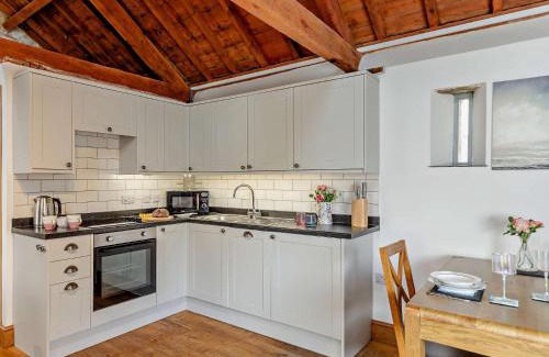 Launceston House | 1 Bed in St. Giles-on-the-Heath 96333