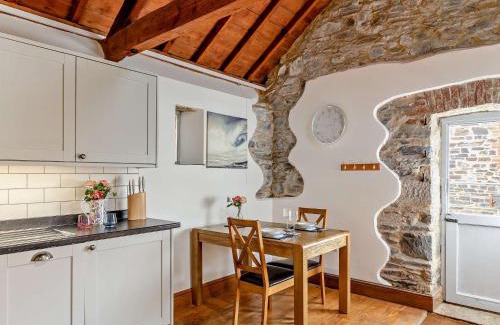 Launceston House | 1 Bed in St. Giles-on-the-Heath 96333