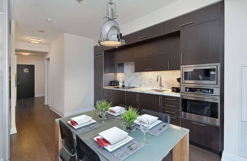 Willowdale Apartment | 1 Bedroom/1 Bathroom Suite