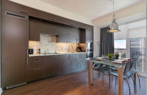 Willowdale Apartment | 1 Bedroom/1 Bathroom Suite