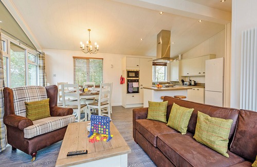 Holton Heath Ski Chalet | 1 bedroom accommodation in Holton Heath